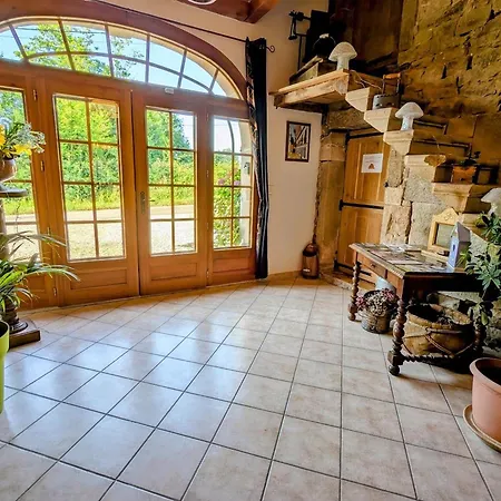 Maison Spacieuse Avec Spa, Ping-pong Et Baby-foot, Idéale Pour Détente En Famille - Fr-1-589-828 Séjour à la campagne La Chapelle-aux-Bois