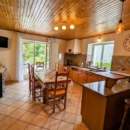 Maison Spacieuse Avec Spa, Ping-pong Et Baby-foot, Idéale Pour Détente En Famille - Fr-1-589-828 La Chapelle-aux-Bois