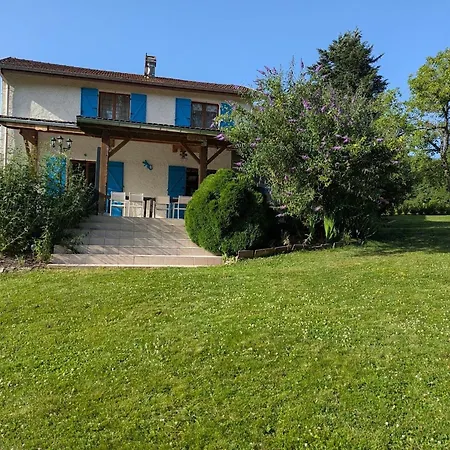 Maison Spacieuse Avec Spa, Ping-pong Et Baby-foot, Idéale Pour Détente En Famille - Fr-1-589-828 * La Chapelle-aux-Bois