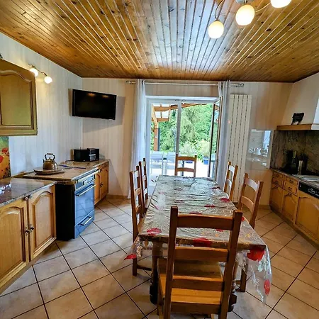 Maison Spacieuse Avec Spa, Ping-pong Et Baby-foot, Idéale Pour Détente En Famille - Fr-1-589-828 *