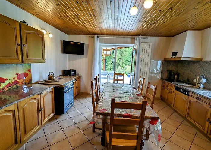 Maison Spacieuse Avec Spa, Ping-pong Et Baby-foot, Ideale Pour Detente En Famille - Fr-1-589-828 *