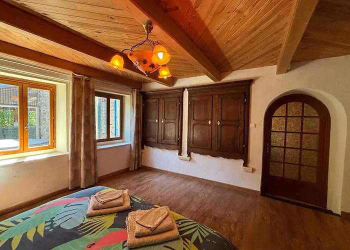 Maison Spacieuse Avec Spa, Ping-pong Et Baby-foot, Ideale Pour Detente En Famille - Fr-1-589-828 Дом отдыха *