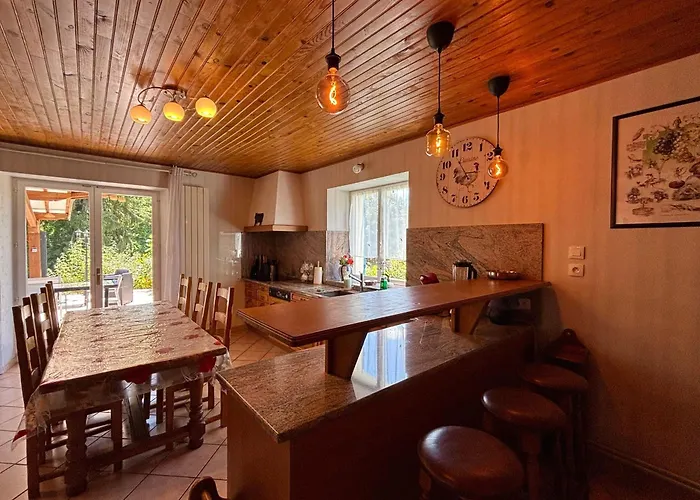 Дом отдыха Maison Spacieuse Avec Spa, Ping-pong Et Baby-foot, Ideale Pour Detente En Famille - Fr-1-589-828 *